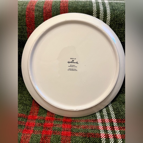 🎅🏼Hallmark Disney Minnie Mouse Share the Merry Snowflake 9" Round Cookie Plate🎄 - Picture 5 of 6